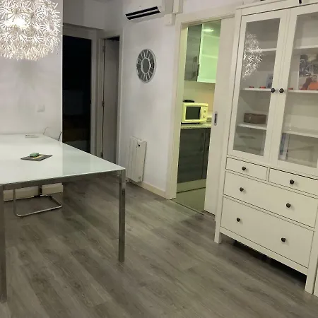In 4 Carrer De Trelawny Homestay Barcelona