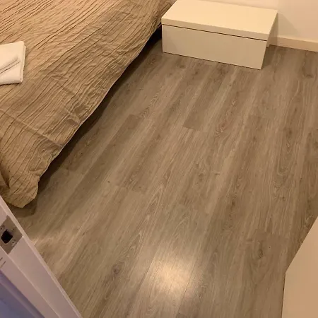 In 4 Carrer De Trelawny Homestay Barcelona